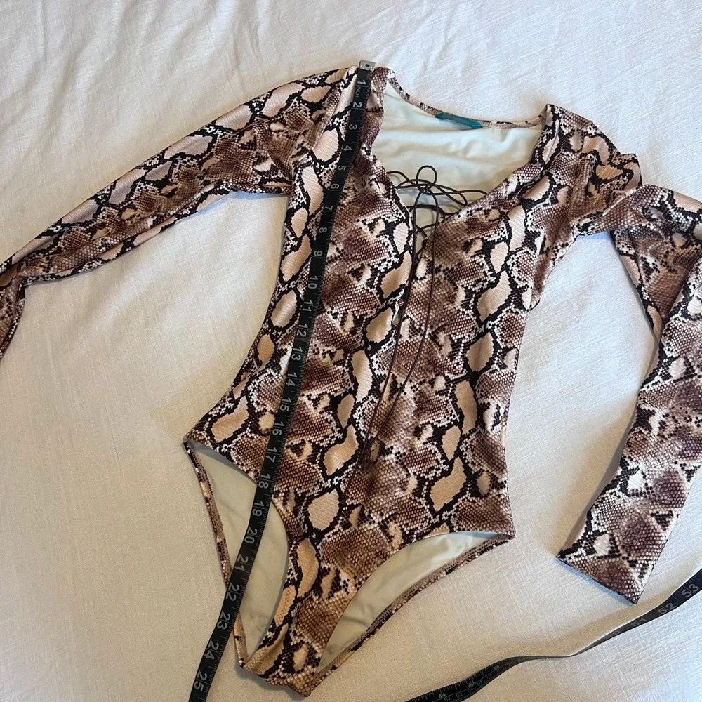 Cia Maritima Snakeskin Bodysuit Lace Up‎ Plunge Long Sleeve Top
